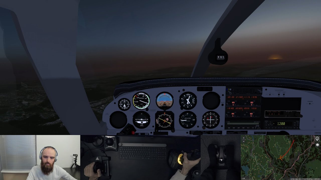 [FlightGear] First time trying out Piper PA28. A relaxing nighttime ride to a ghost airport in Oslo.