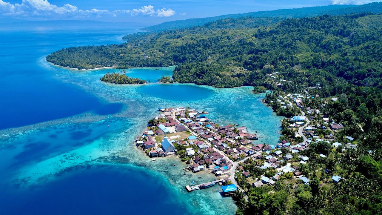 Kawalu Bay, Luk Panenteng, Central Sulawesi, Indonesia