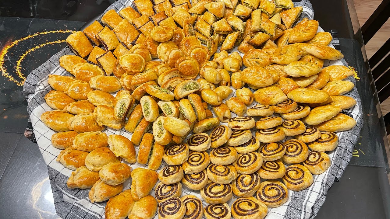 كليجة العيد بدون قالب والشكل 👌ب 6حشوات مختلفه وشلون تخلين الحشوة متماسكة ولو تبقى شهر ما تيبس عندج