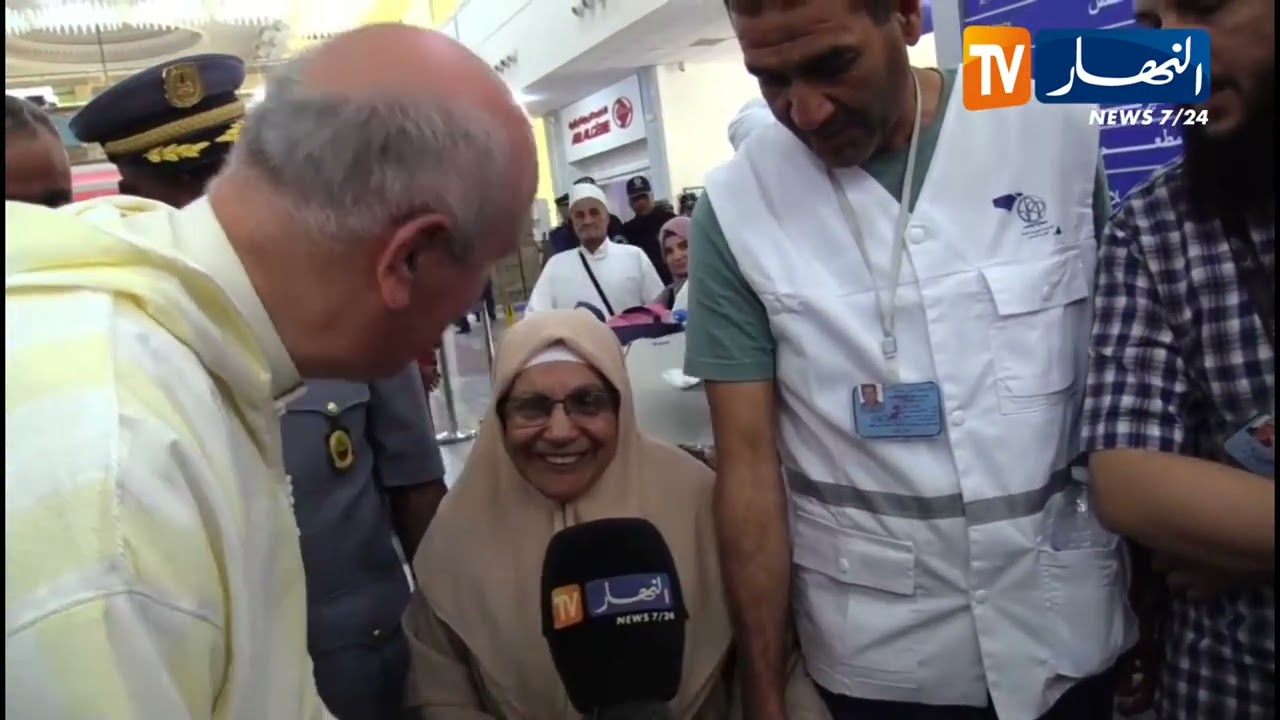 شاهد الحوار الذي دار بين والي تلمسان والحجاج في أول إقلاع لطائرة