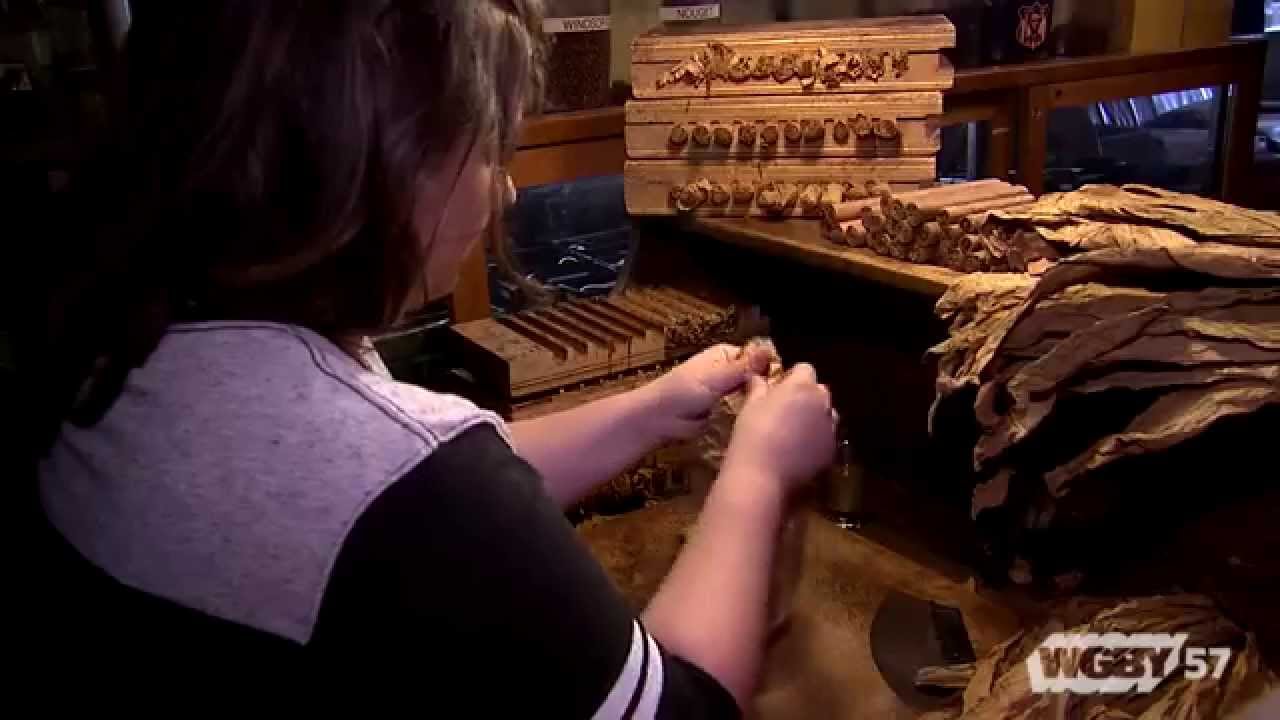 On the Road in Northern Connecticut: Tobacco History | Connecting Point | Nov. 4, 2015