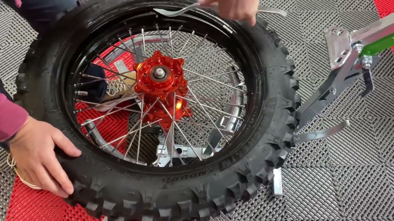 Démontage et montage d’un BIB avec la machine à pneu RABACONDA