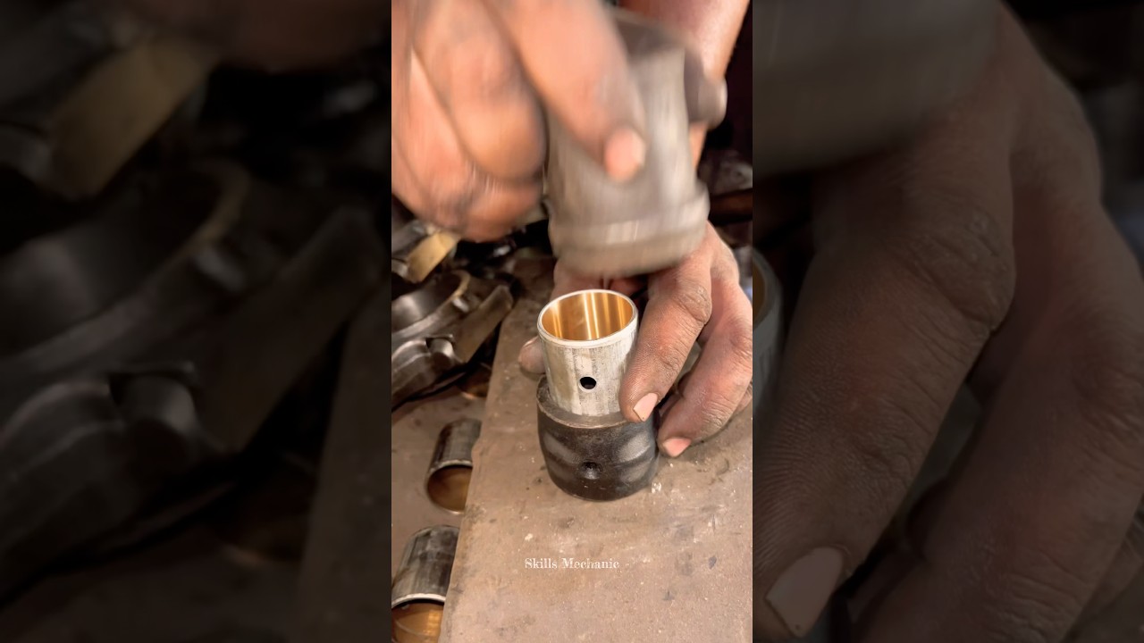 SUPER SZYBKI MONTAŻ KORBOWODU TŁOKOWEGO #silnik #narzędzia #tłoki #trendy #umiejętności