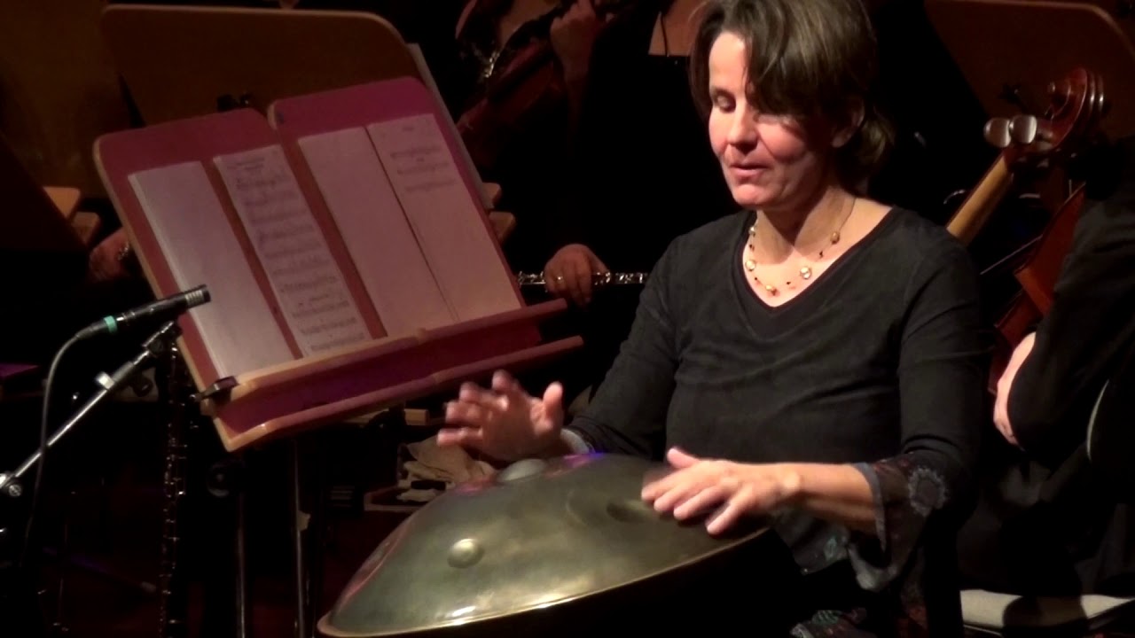 Xmas-Konzert Uni Potsdam 2018- Cora Krötz – Hang (Handpan) und polyphoner Obertongesang, 22/23