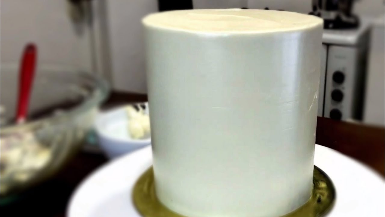STABLE SWISS MERINGUE BUTTERCREAM ICING for all types of weather | Gaely Cake