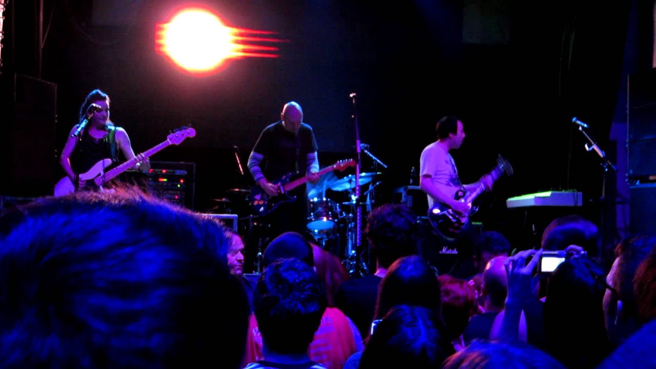 Smashing Pumpkins Kiss Cover: Black Diamond. Mike Byrne singing!!!Madrid 24th May 2012.