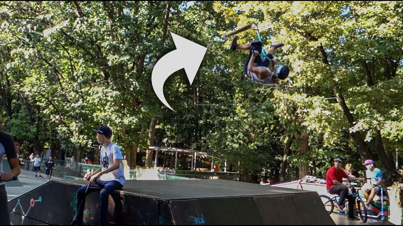 BACKFLIP DOUBLE  WHIP IN SKATEPARK HERESTRAU !