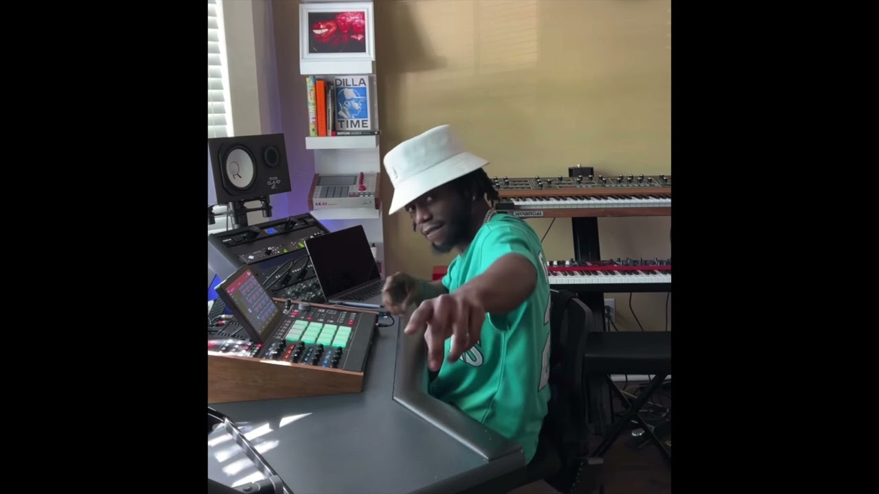 She's strange Full Beat