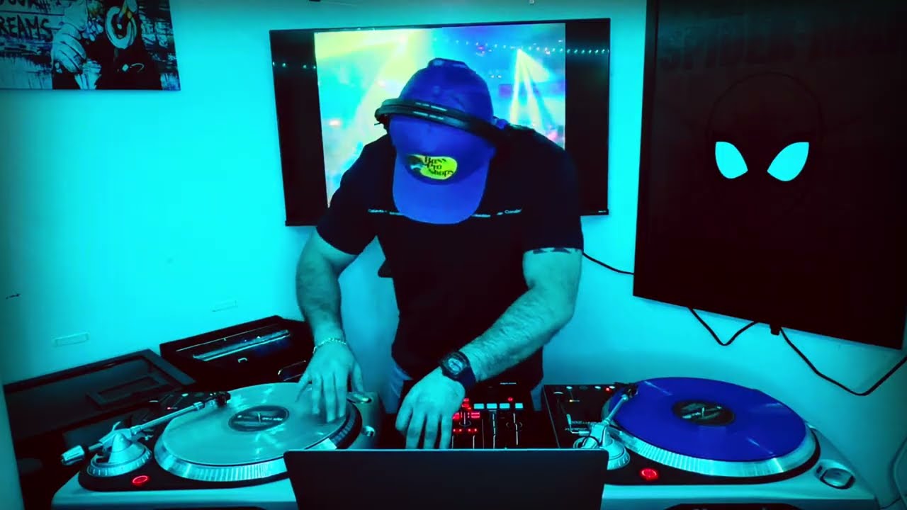 Vinyl Trance set (tocando mis vinilos) par de Numark TT200 y Numark scratch.