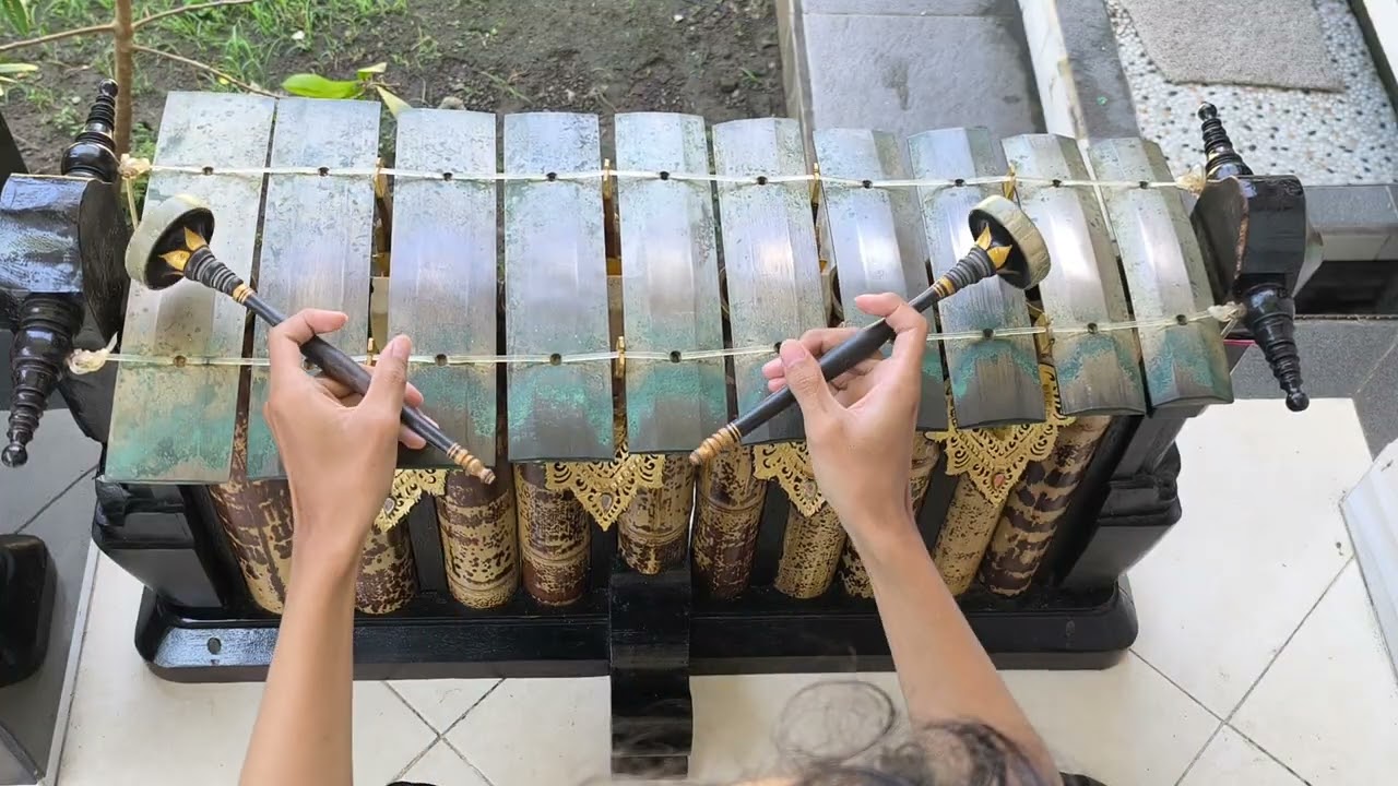 Dongkang Menek Biu versi Sangsih
