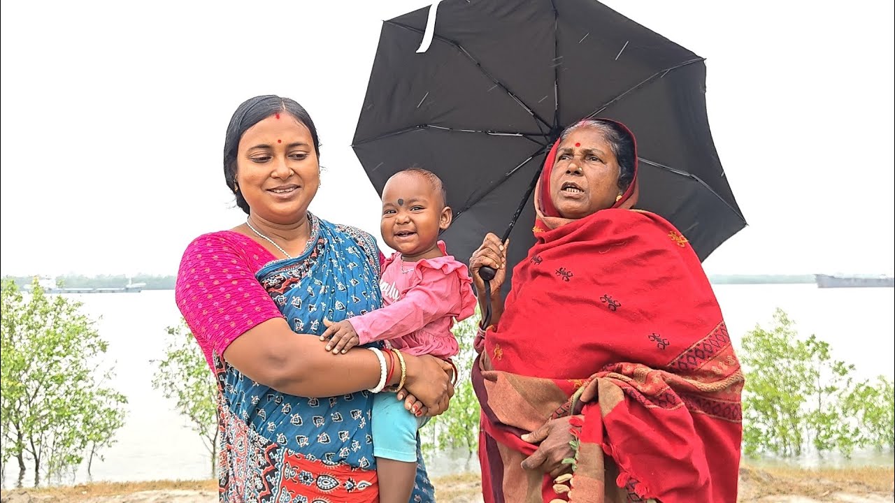 হঠাৎ ঝড় বৃষ্টির মধ্যে আমরা! আজ সকালে আমাদের অন্য রকম খাওয়া! Sundarban Diary 