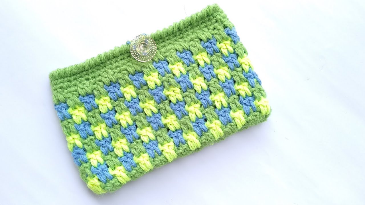 How to Crochet A Phone Pouch (Deckered Double Crochet)