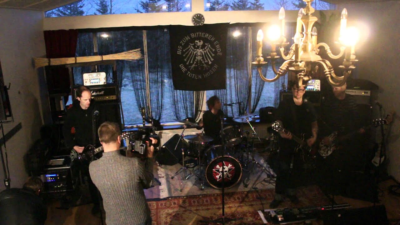 Die Tosen Hosen am 15. April 2012 in Selfoss, Island, Soundcheck