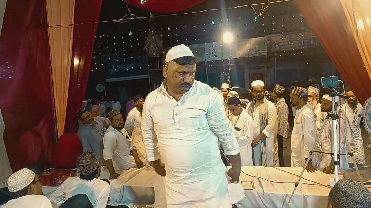 Anjuman Rizwaniya Shiwala Ramnagar k program m apna naatia qalam pesh krti hui 😊😊