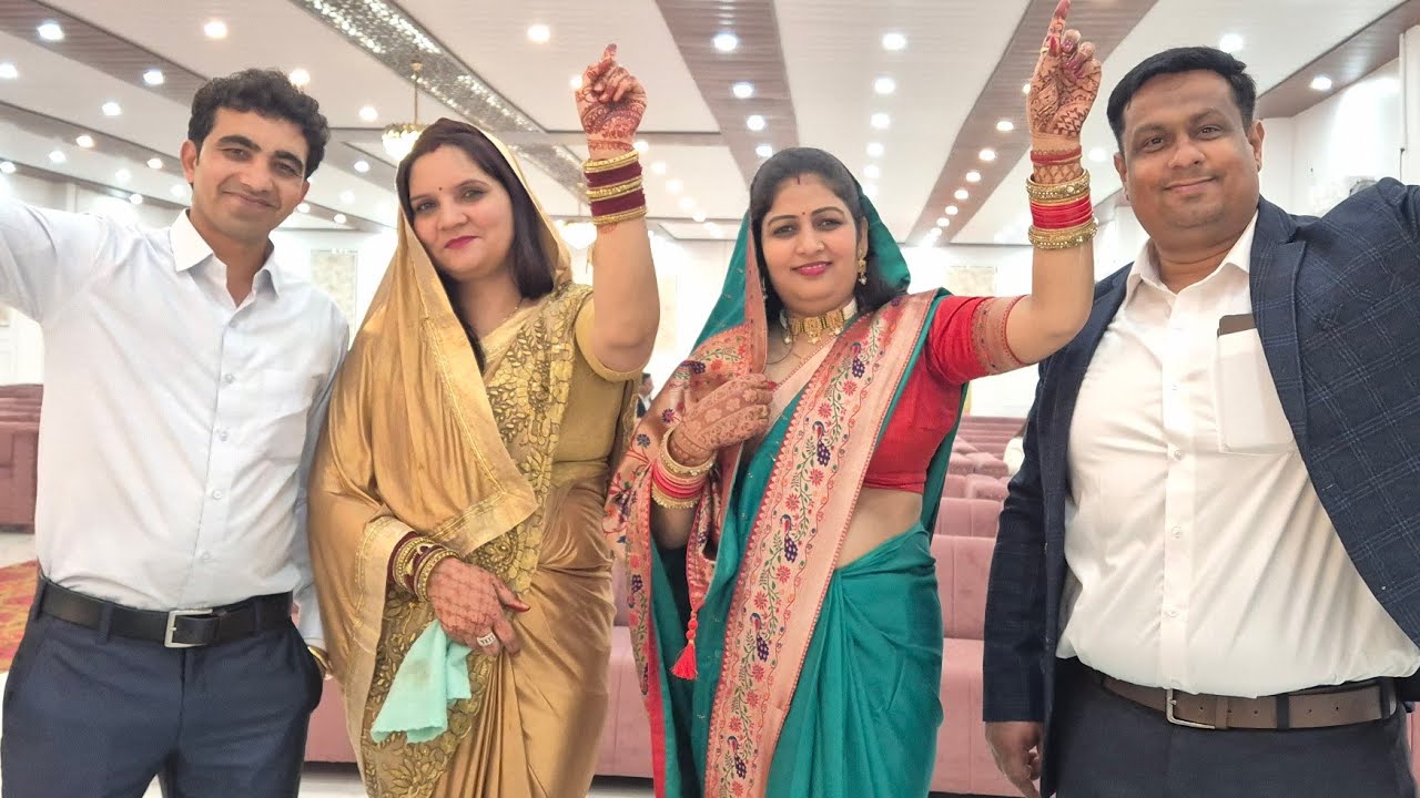 ननद की शादी में दोनों देवरानी जेठानी पहुंच गई सासू मां के साथ कैसी लगी हम दोनों की जोड़ी..