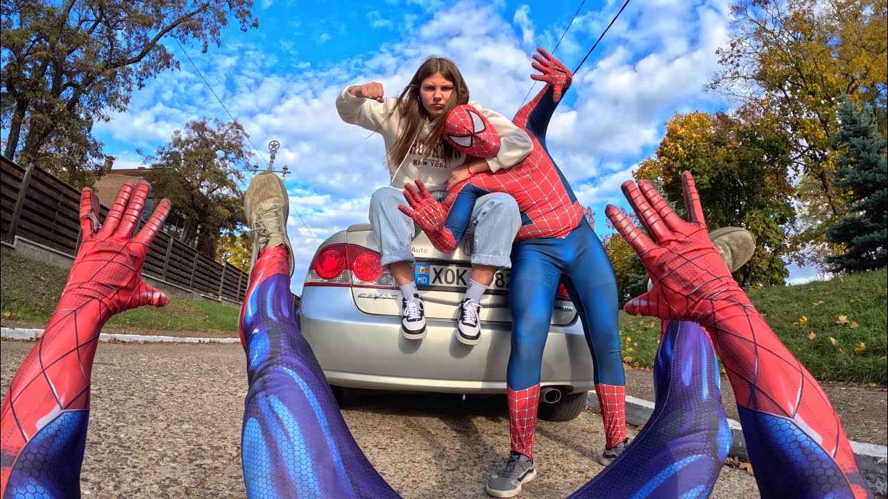 TWO SPIDER-MAN TWINS ESCAPE BEAUTIFUL AND CRAZY GIRL 2.0 (Romantic Parkour POV Spider-Man)
