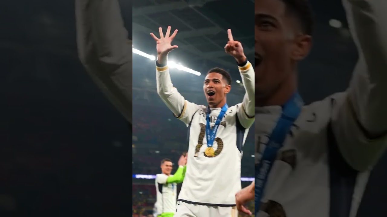 Jude Bellingham celebrating Real Madrid&rsquo;s Champions League win with the fans 🤩