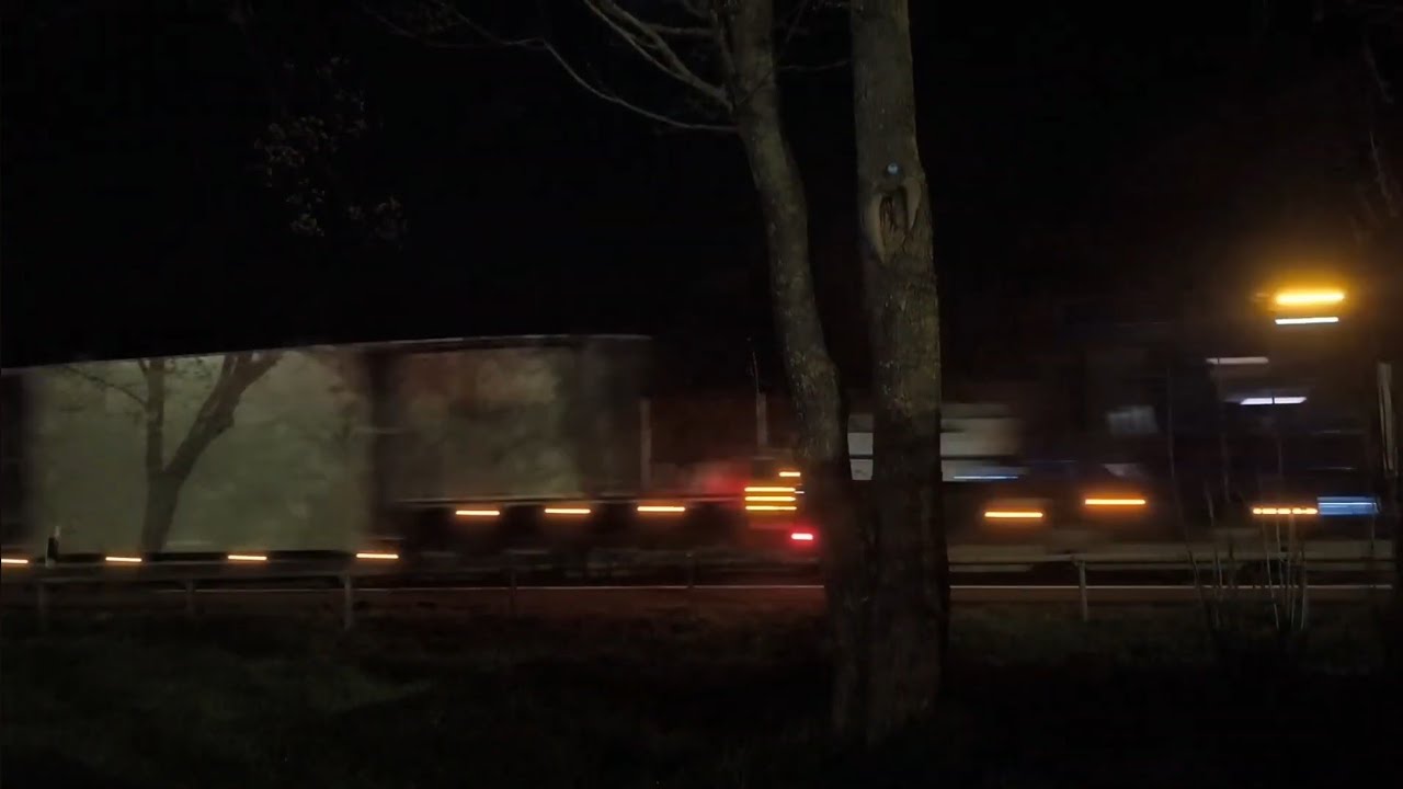 Castor Transport von J&uuml;lich nach Ahaus rollt an Grevenbroich vorbei 24.3.2026