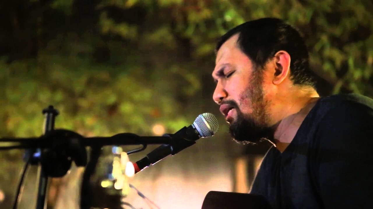 Johnoy Danao - Tadhana (live at Conspiracy Cafe)