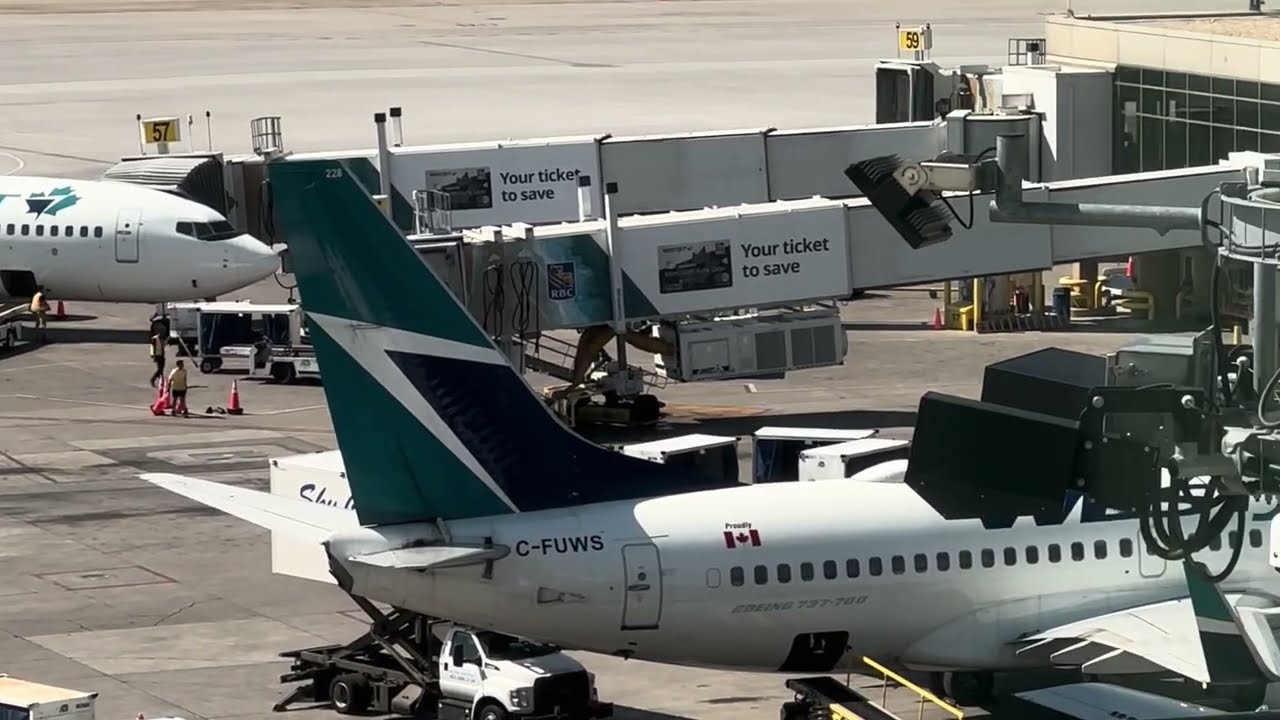 Virtual Tour of Calgary Airport Marriott In-Terminal Hotel 4K