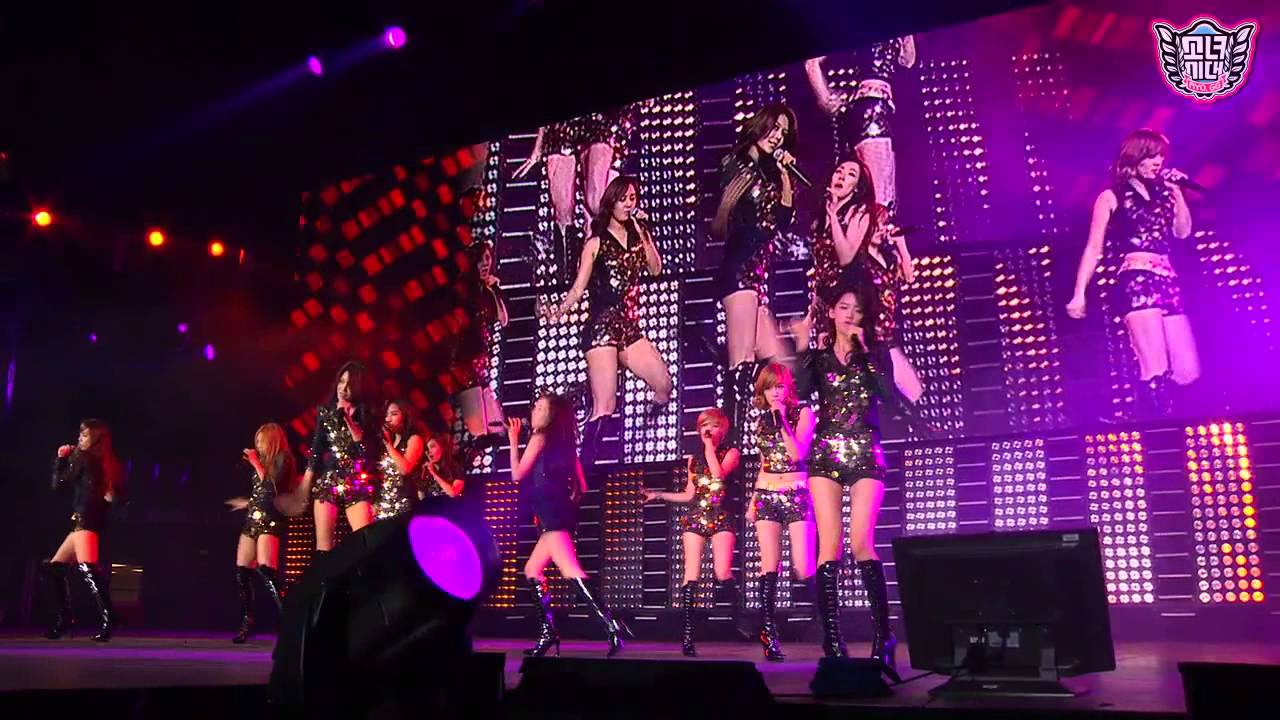 SNSD - Run Devil Run [SMTown] Live in Madison Square Garden