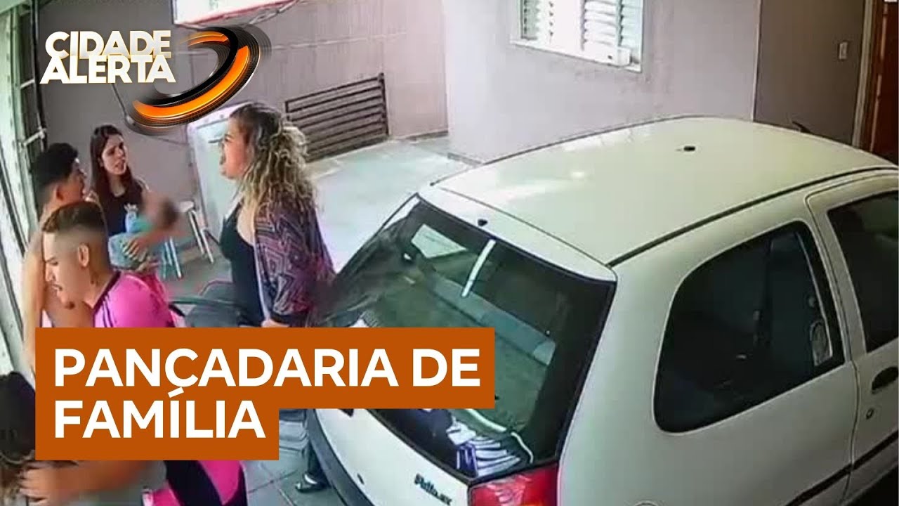 Foto de madrasta causa pancadaria entre familiares