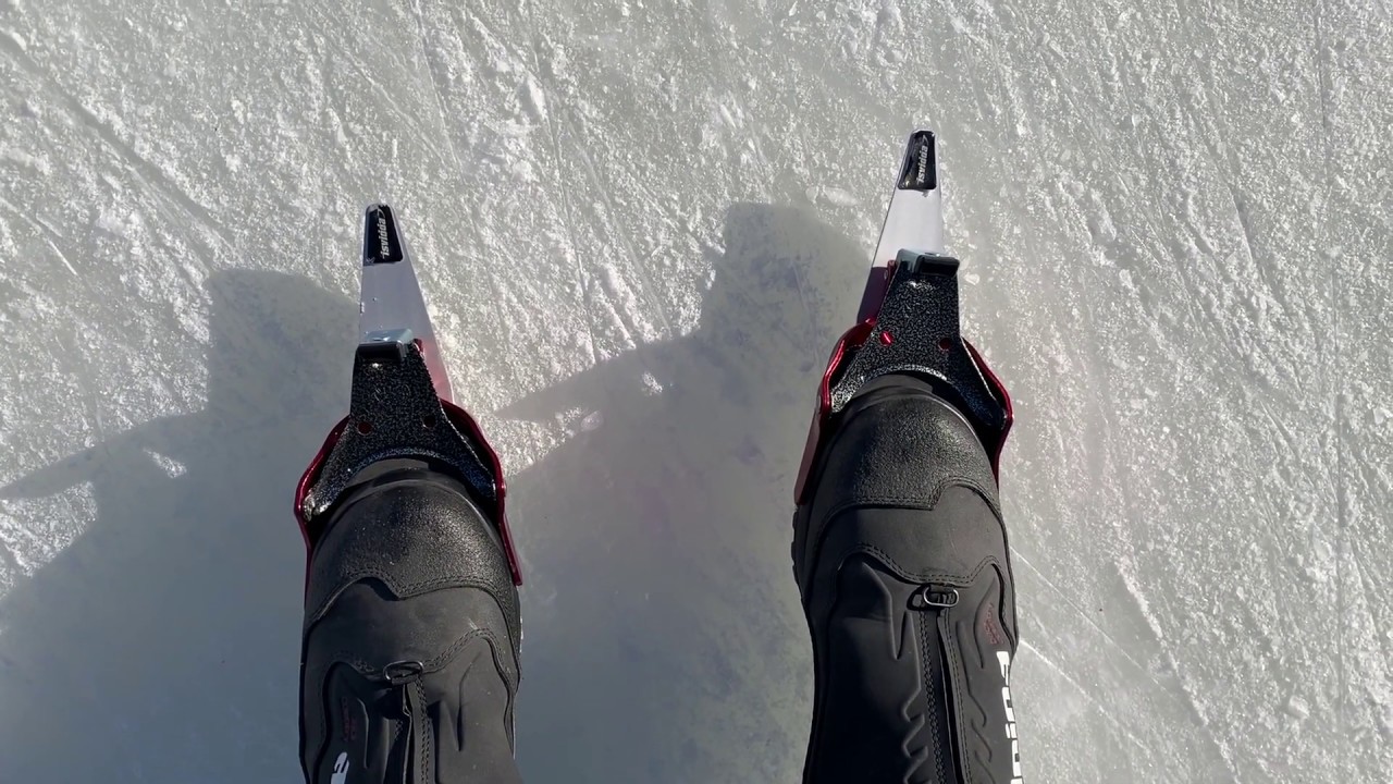 Lames nordiques et bottes de ski de fond
