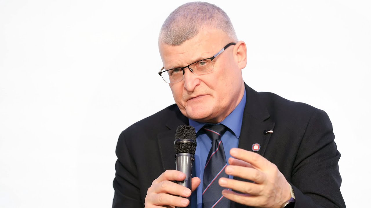 Szczepienia seniorów rosną, ale wciąż za wolno