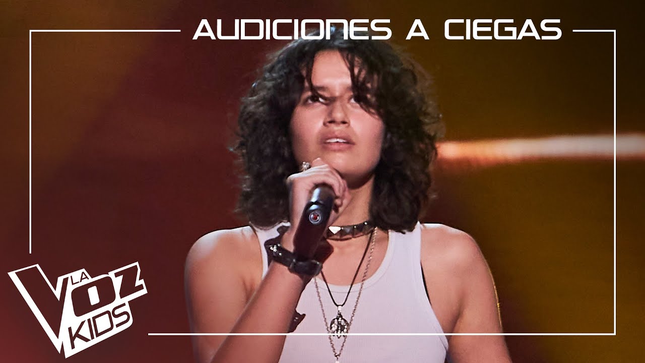 Aitana Velásquez canta 