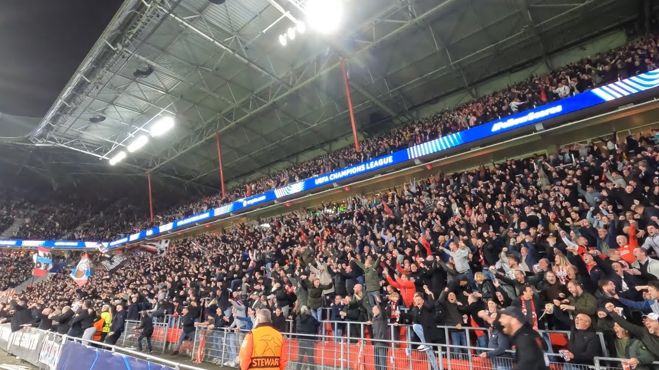 🗣️🙌🏻 Extra sfeerbeelden OOST-Tribune : PSV-SSC Napoli : 21/10/2025 : 6-2