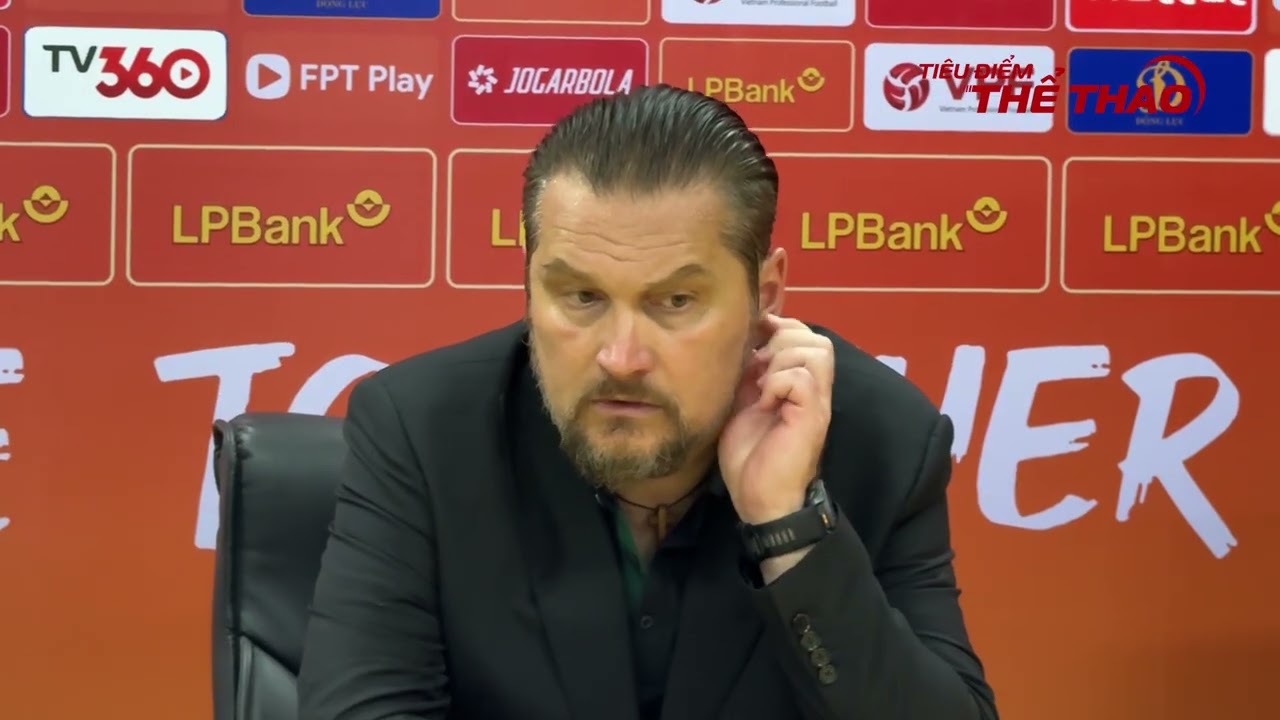 HLV Velizar Popov từ chối nhận biệt danh cho đội bóng của mình là Arsenal Việt Nam