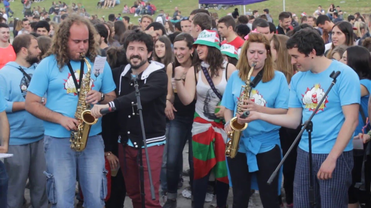 Izar Iheskorra - Burrunba Elektrotxaranga + Xabi Solano (Senpere, Herri Urrats 2016)