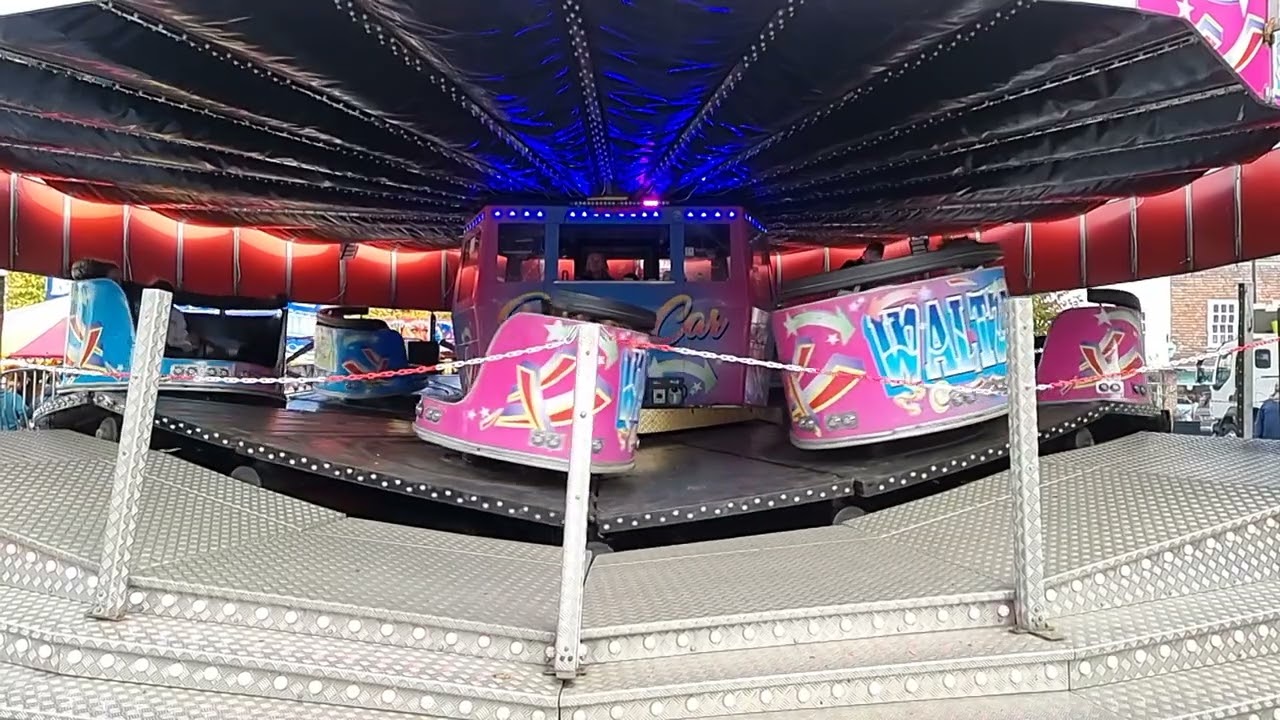 The Waltzer in Salisbury slow motion