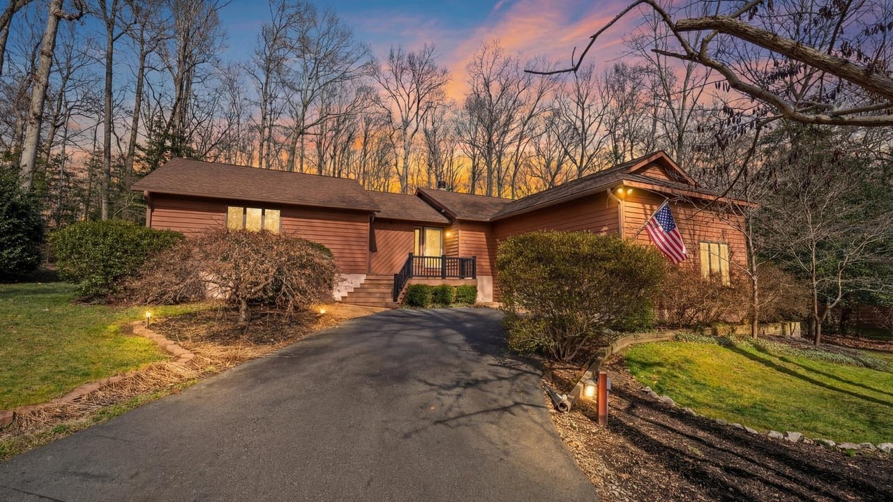 9964 Loch Banif Rd, Richmond, VA