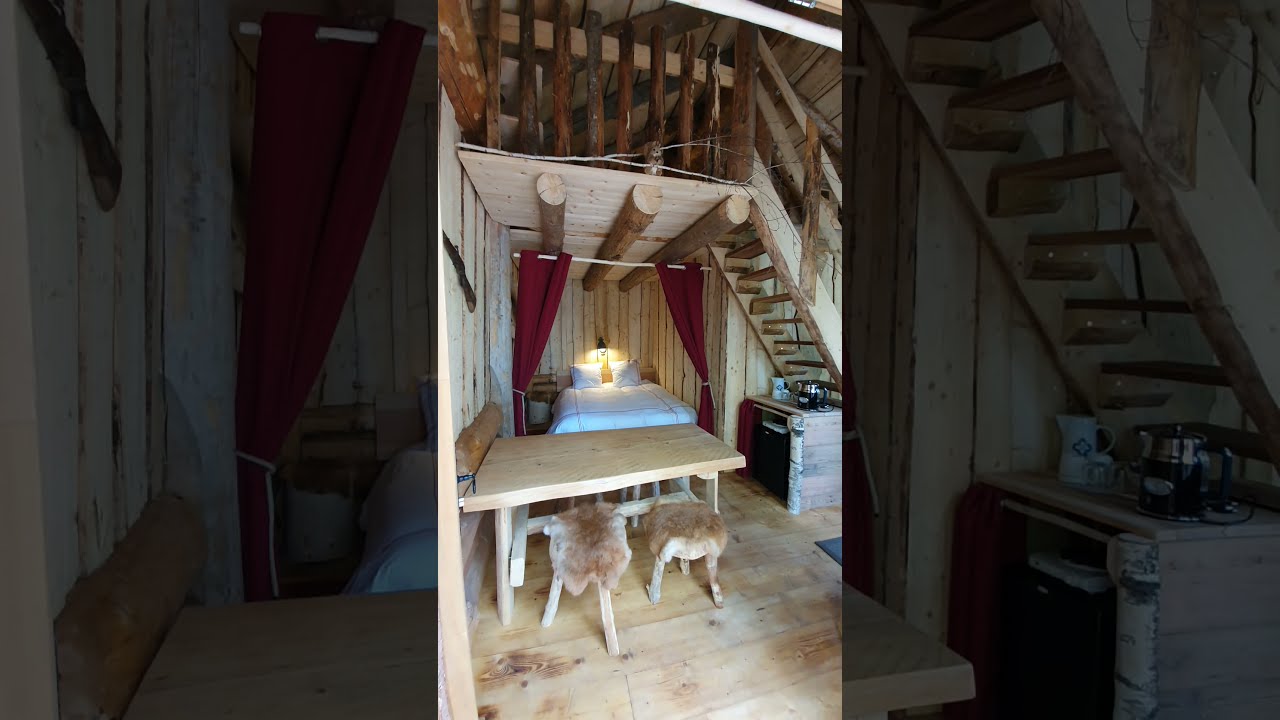 Cabane la fuste du trappeur du lac de pierre percée,  juillet 2021