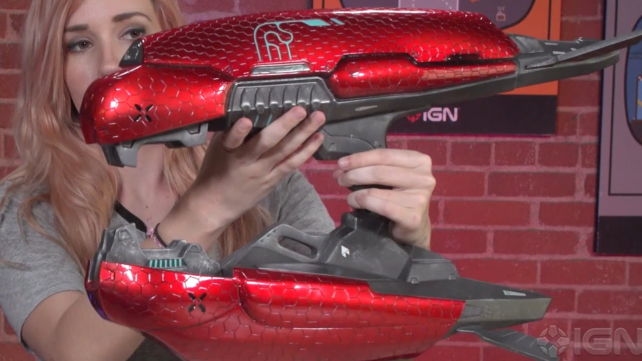 Halo 2: Life-Size Plasma Rifle Replica Unboxing