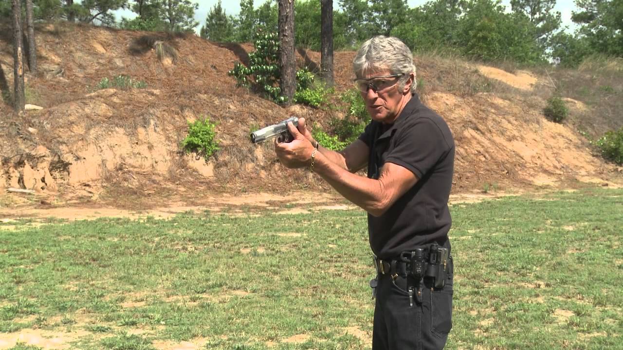 Louis Awerbuck Pro-Tip: Close Quarters / Two-Gun Carry