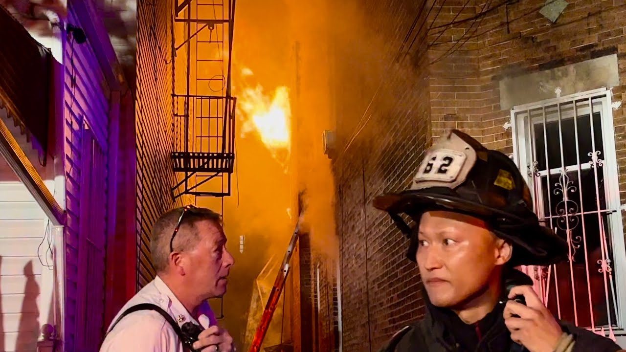 🌟 Пожар 4 июля 🌟FDNY Bronx 10-75 Box 3693 Сильный пожар в задней части двух частных домов
