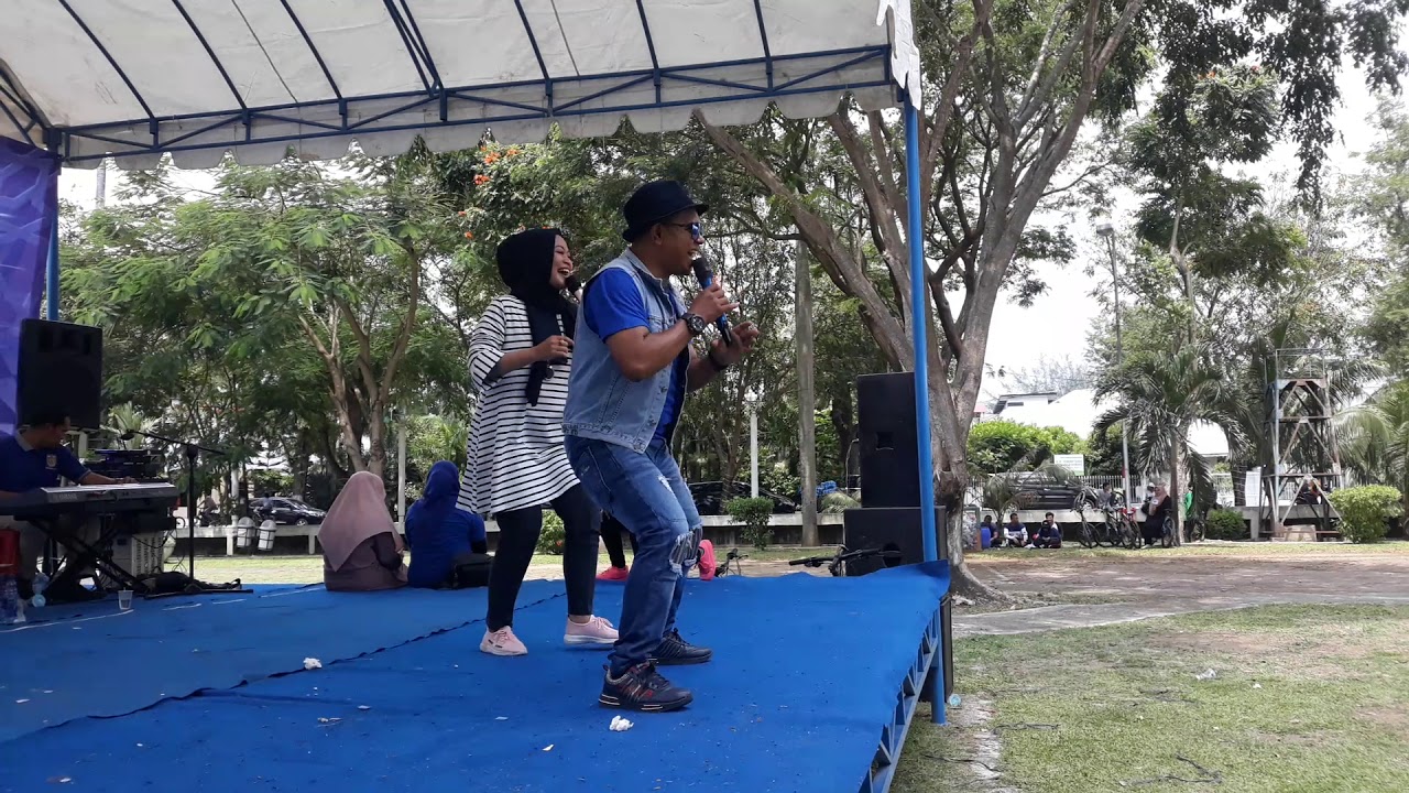 Viral lagu SAYANG dibawakan oleh dua biduan aceh yang  lucu dan kocak habis