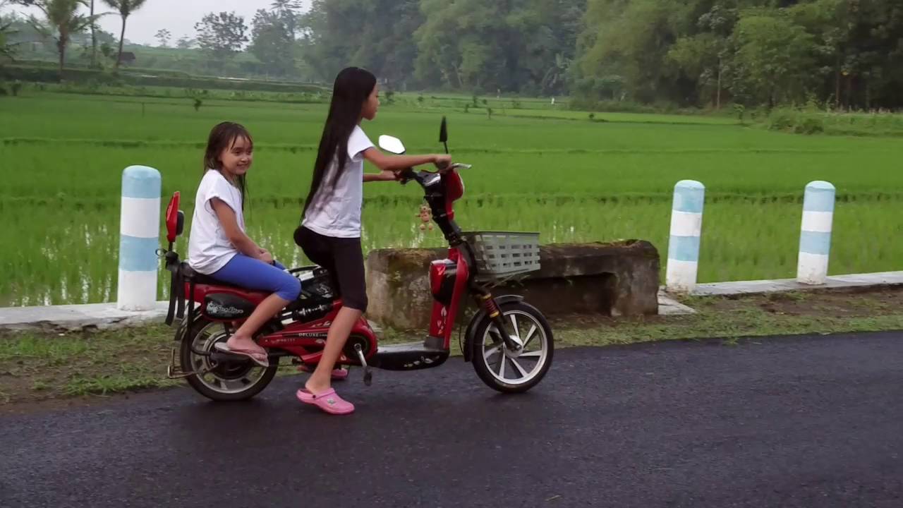 Pelukan terakhir Ayahku 2016.
Meninggalkan Kota Blitar.