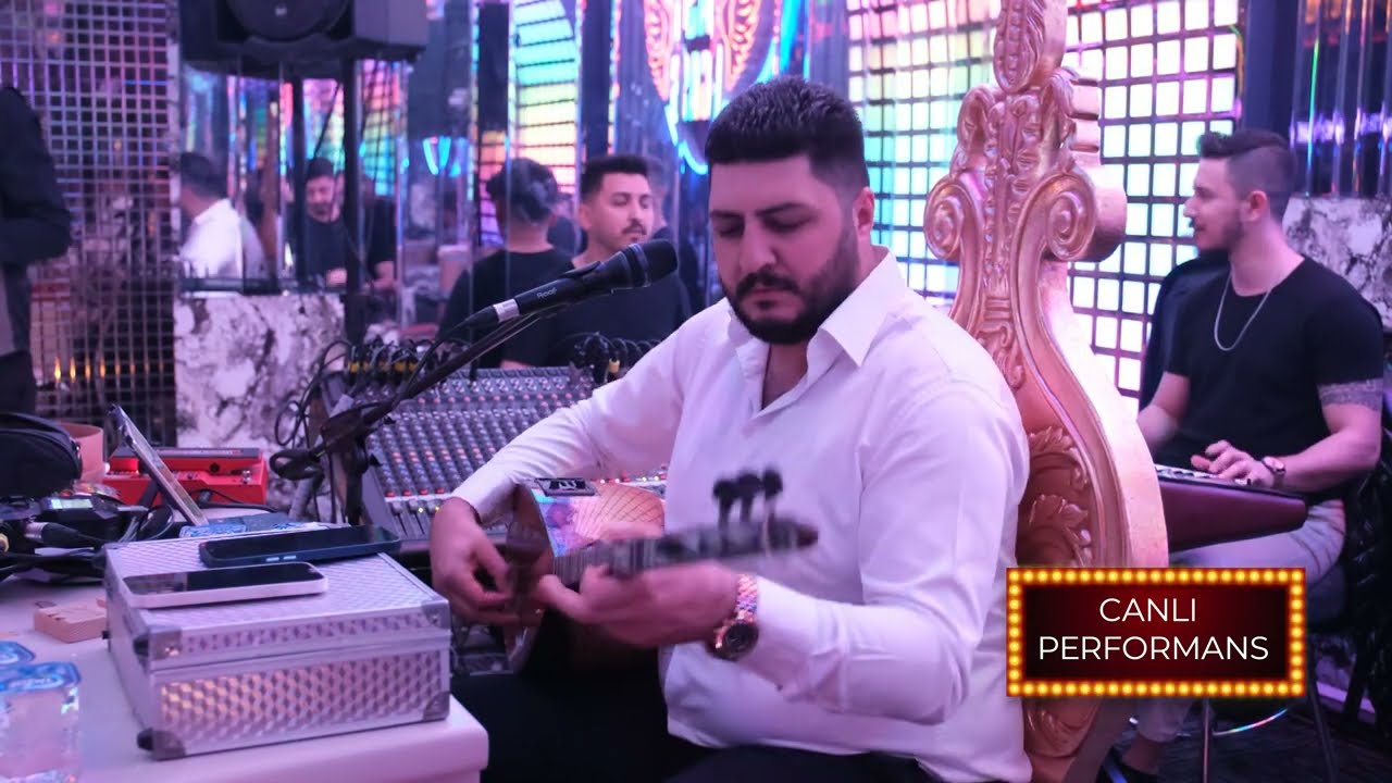 Çağlar Akkaya - Emirlerine Amedeyim & Bir Taş Attım Pencereye (Canlı Performans)