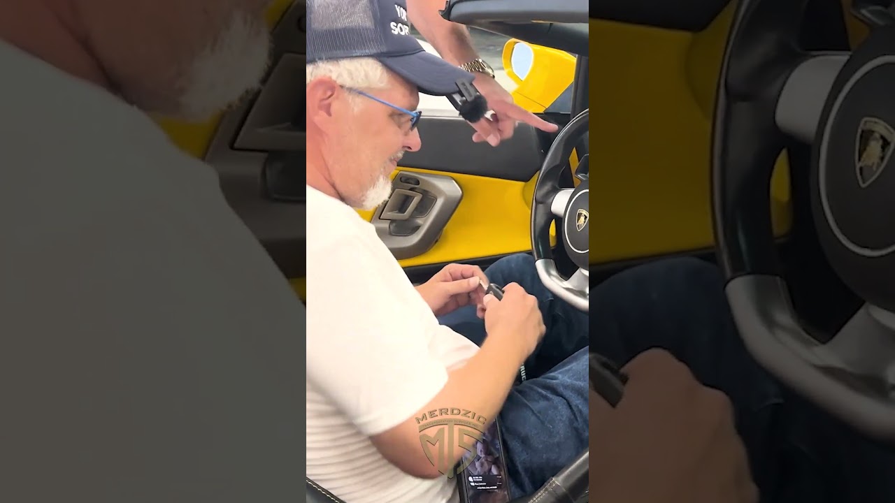 Uncle Rob firing up a Lambo 🔥😭