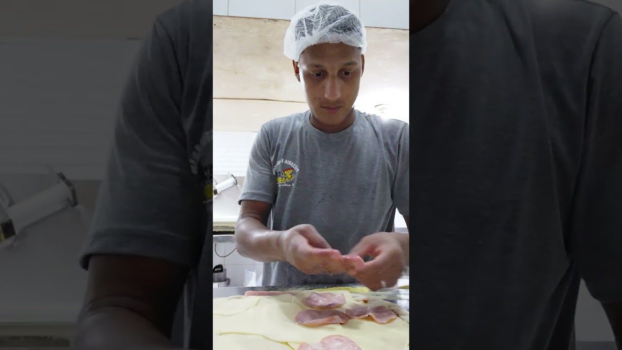 Pizza meia portuguesa e meia lombo 