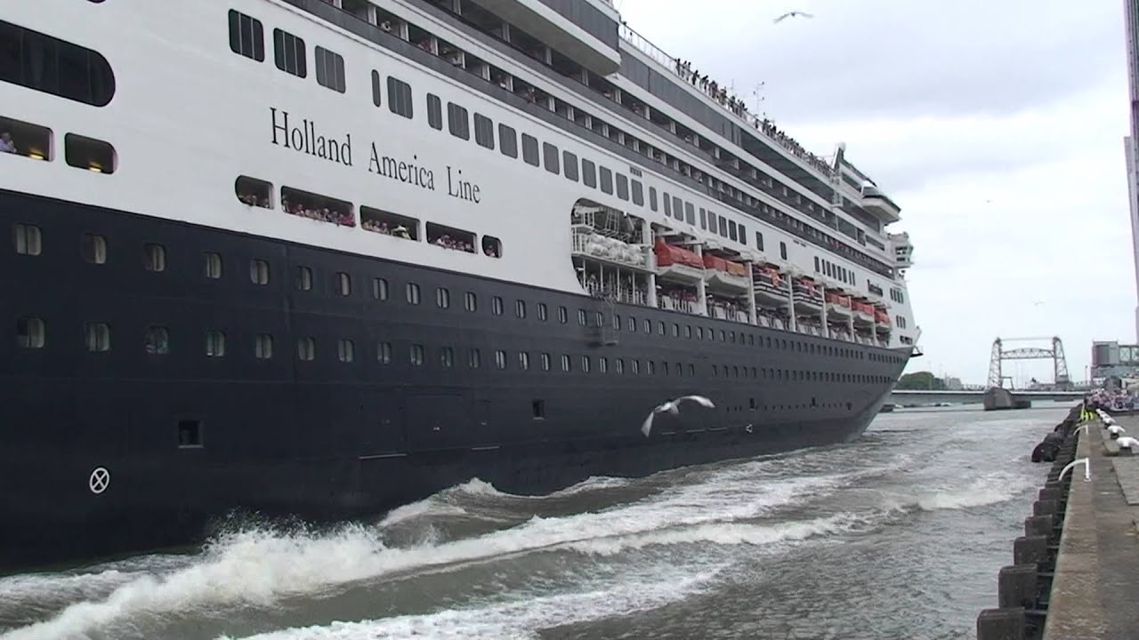 Cruise Liner 