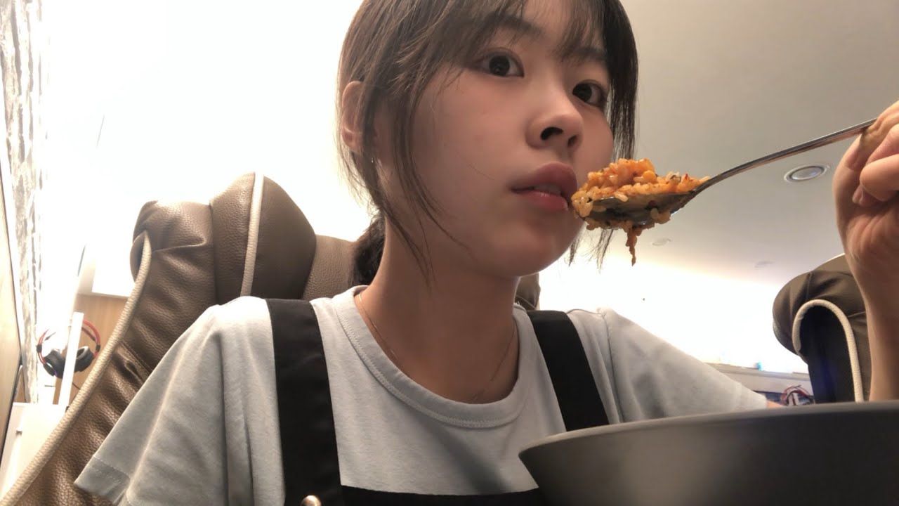[Vlog] 피시방 알바 브이로그 | 피시방 평일 오전 오픈, 시골 동네 알바생은 비수기에 뭘 할까, 신규 오픈한 피시방 알바생, 소분공장 라면파티 아재개그 남발, pc cafe