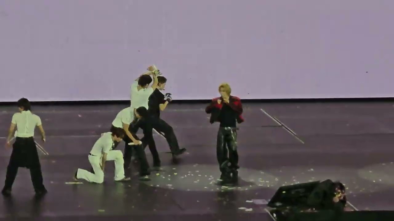 260308 SEVENTEEN NEW WORLD TOUR in SINGAPORE - Rock With You