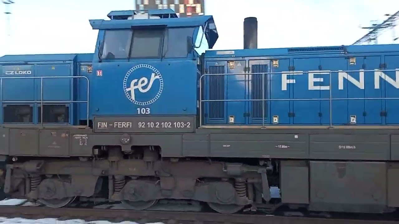 Freight train 7121 passes Tampere