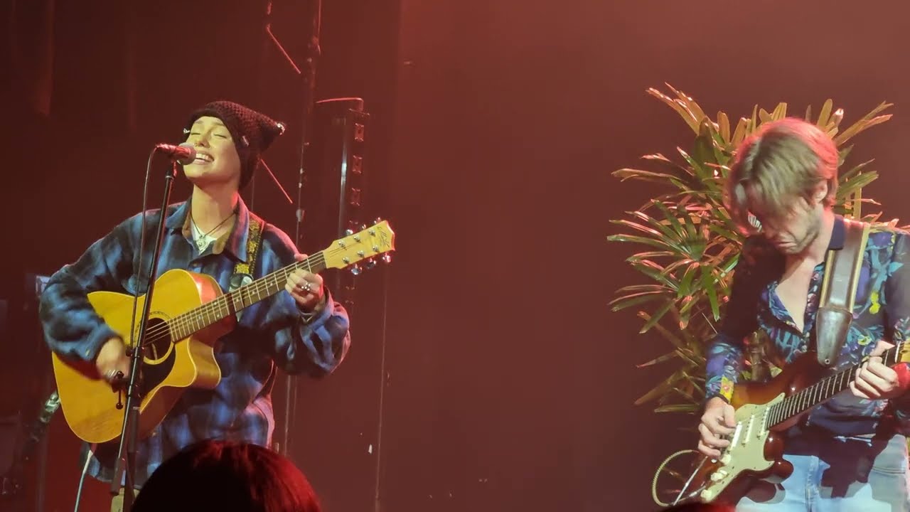 Hevenshe - Dear Life (Live) - 170 Russell, Melbourne - 9 Feb 2023