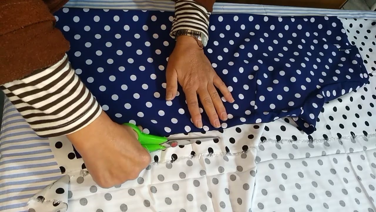 # Como cortar @ blusa sem moldes 🎽🧵#MeuMêsNoYouTube#Baependi,M G.
