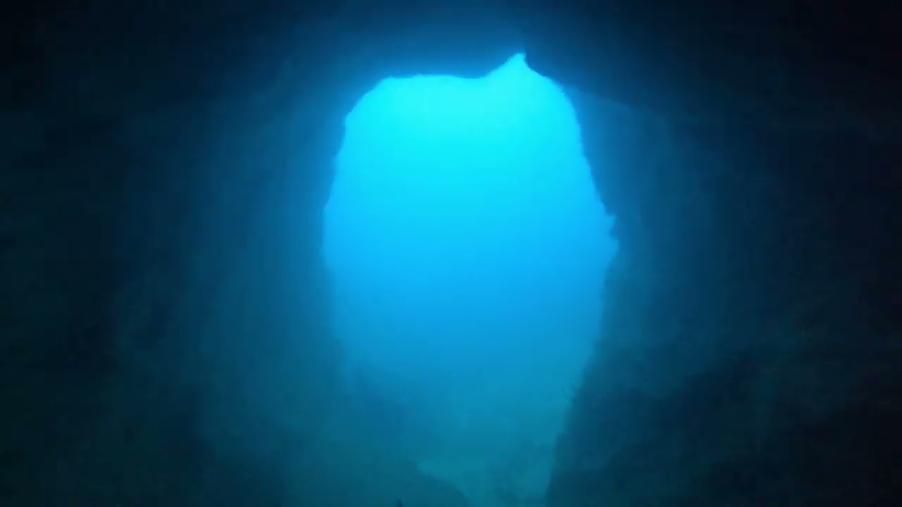 #spearfishing Pistolet à eau : grotte sous marine et chasse avec AntoineCSM